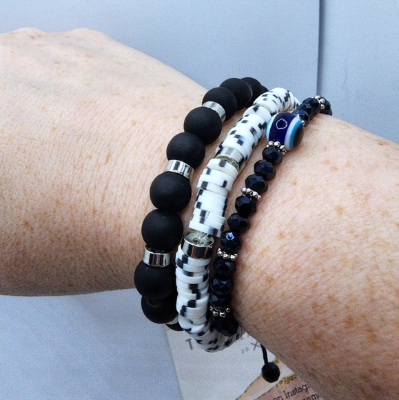 TMD - Unisex Beaded Stretch Bracelet - Picture 5 of 5